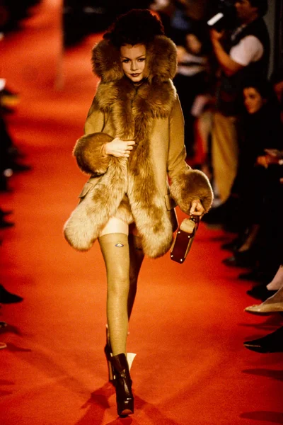 Look 12